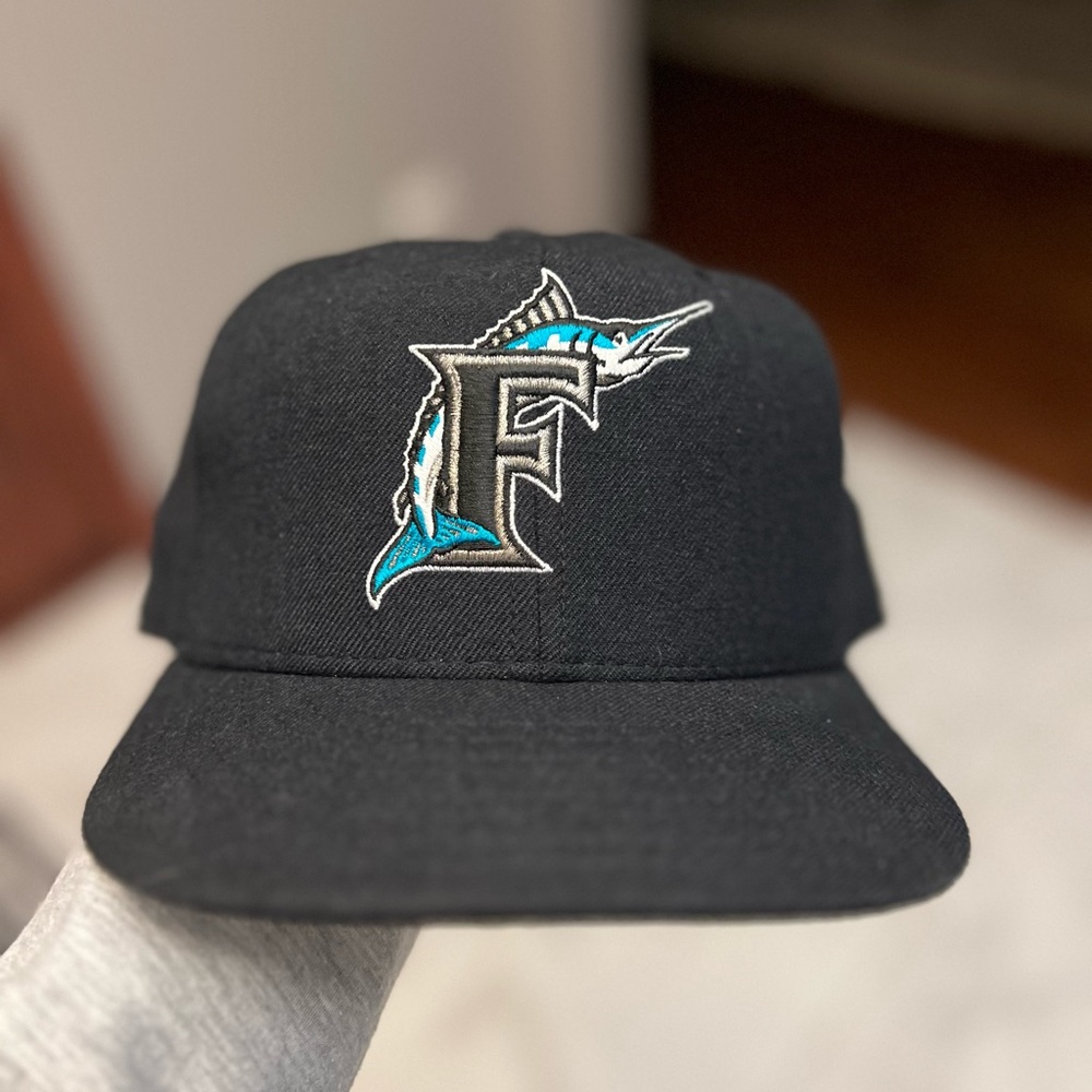 Vintage New Era Florida Marlins Fitted Hat Size 7 3/8